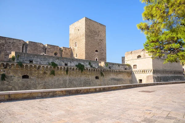 Zachodnim mury normański zamek w Bari — Zdjęcie stockowe