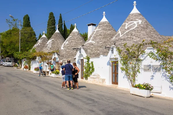 Улица Виа Пертика в Альберобелло — стоковое фото