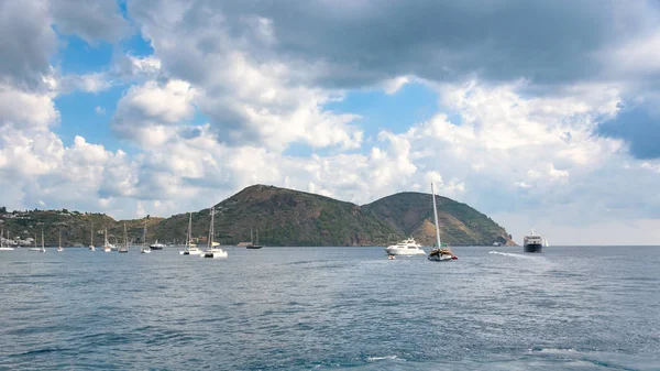 Yachts at the Lipari Island — Stock Photo, Image