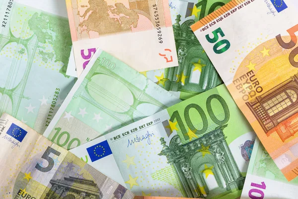 Contexte composé de billets en euros — Photo