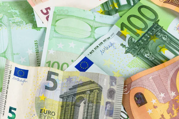 Contexte composé de billets en euros — Photo