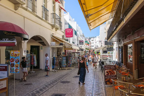 Candido dos Reis calle en Albufeira en Portugal —  Fotos de Stock