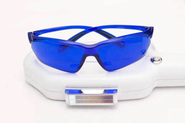 Aparato Láser Para Depilación Depilación Gafas Seguridad Azules Protección Concepto — Foto de Stock