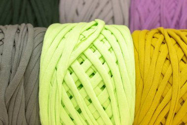 Soyut arkaplan, örülmüş iplik dokusu. Örgü çantaları, halılar, sepetler için iplik..