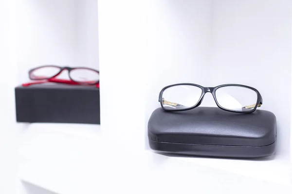 Glasögon Optisk Glasaffär Ett Antal Glasögon Optiker Lagra Poäng Stå — Stockfoto
