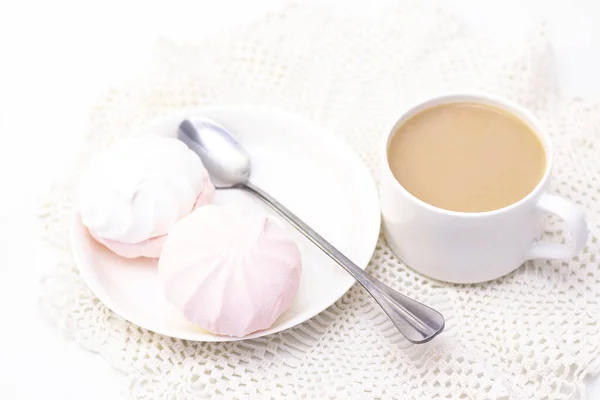Marshmallows Tea Coffee Milk Tulip Flower Light Background Delicate Breakfast — Stock Photo, Image