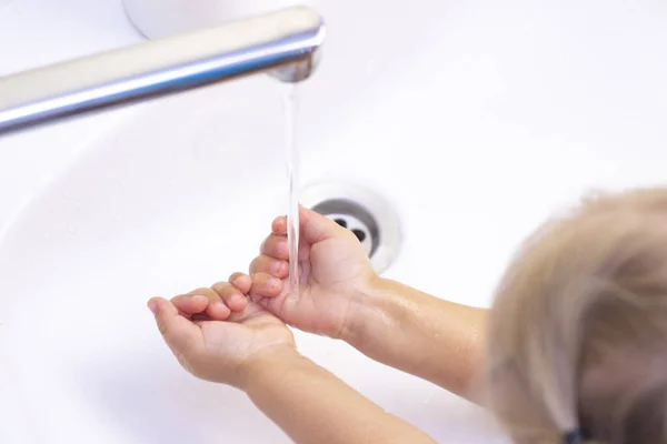 Руки Детей Вымыты Детские Руки Пене Антибактериального Мыла Защита Бактерий — стоковое фото