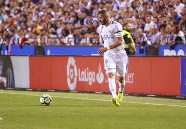 Corua, İspanya. 20 Ağustos 2017. La Liga karşılaşmasında Real Madrid 'den Toni Kroos RC Deportivo de La Coruna ve Real Madrid arasında Riazor Stadyumu' nda oynandı..