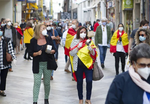 Coruña España Manifestantes Españoles Con Máscara Facial Protestando Tocando Una — Foto de Stock