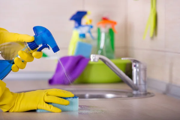 Conceito de limpeza cozinha — Fotografia de Stock