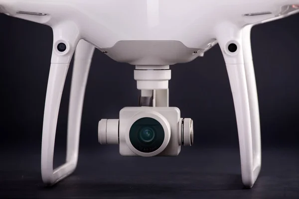 Macchina fotografica di drone bianco — Foto Stock