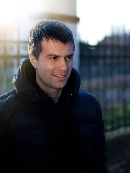 Hombre en chaqueta de invierno — Foto de Stock