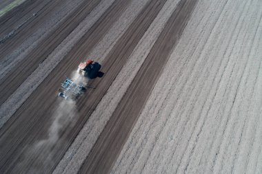 Traktör üzücü toprak
