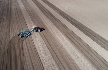 Traktör üzücü toprak