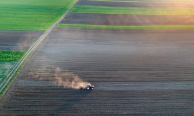 Traktör üzücü toprak