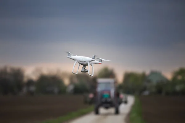 Drone Latający przodu ciągnika — Zdjęcie stockowe