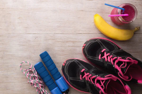 Equipamiento deportivo en el suelo — Foto de Stock