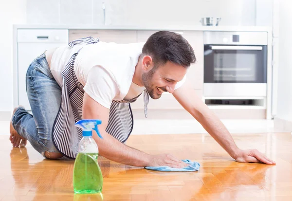 Man cleaning floor — Stock Photo, Image