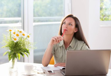 Ofis Masası hayal kadın