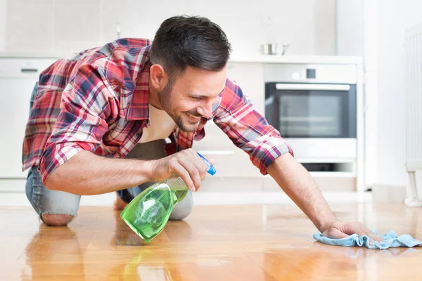 Man cleaning floor — Stock Photo, Image