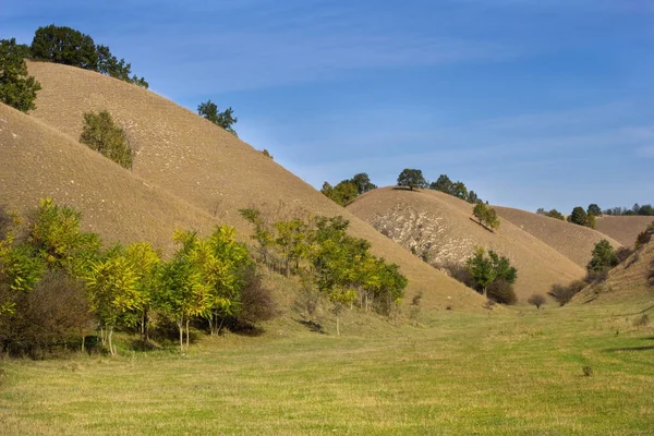 Paisaje de colinas arenosas en otoño — Foto de Stock