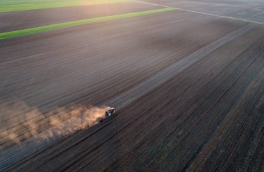 Traktör üzücü toprak