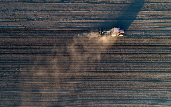 Traktör üzücü toprak — Stok fotoğraf