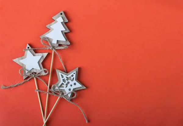 Decoração de Natal no fundo vermelho — Fotografia de Stock