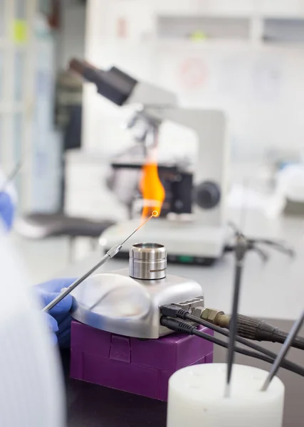 Fermeture Boucle Inoculation Dans Flamme Brûleur Gaz Laboratoire — Photo