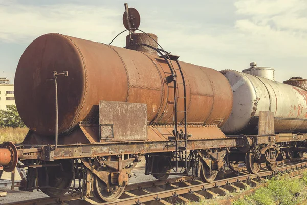 Verlaten van roestig spoorweg containers 5 — Stockfoto