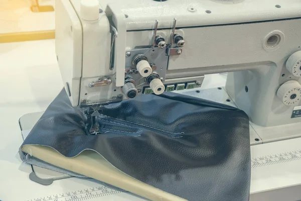 Cabezal de máquina de coser industrial 2 — Foto de Stock
