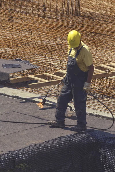 Insulation worker with blowtorch 5 — Stock Photo, Image