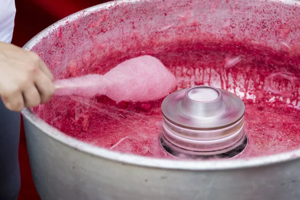 Zuckerwatte herstellen — Stockfoto