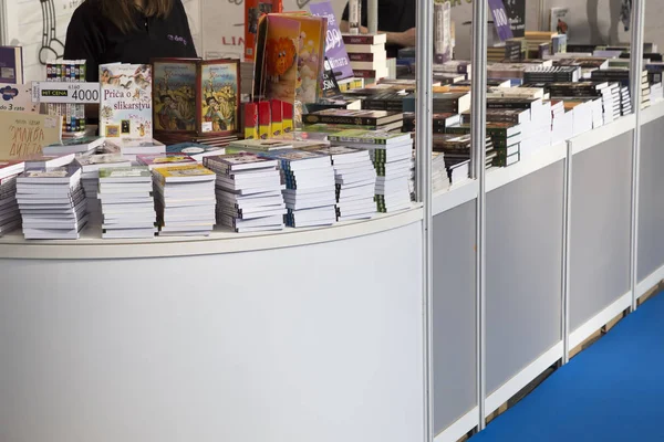 Neue Bücher auf der Buchmesse — Stockfoto