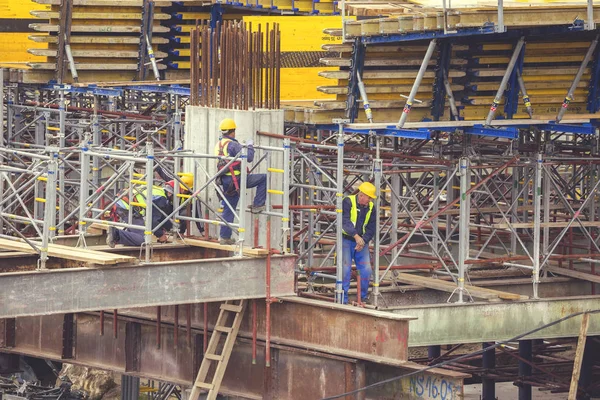 Lavoratori alla costruzione di ponti 4 — Foto Stock