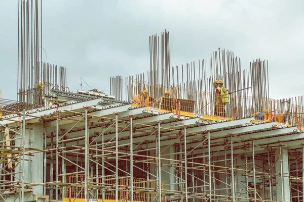 Installation of scaffolding and formwork 4 — Stock Photo, Image