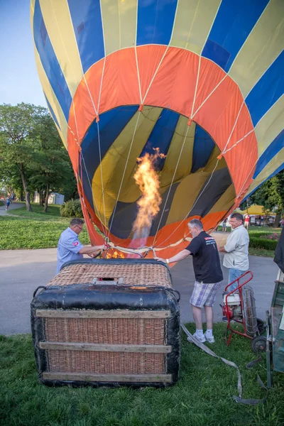 Quemadores calentando el aire en el sobre — Foto de Stock