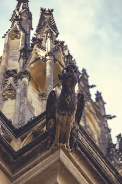 Gargoyle à la cathédrale Saint-Vitus — Photo
