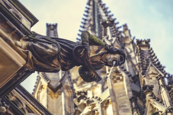 Gargoyle sur la cathédrale St Vitus — Photo