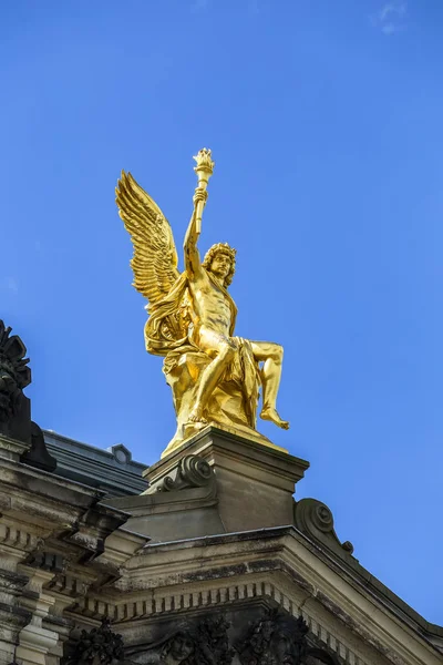 Statue dorée d'Eros — Photo