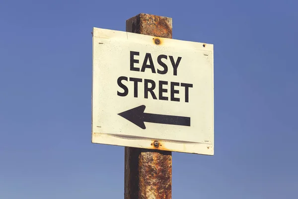 Easy street word och pilen skyltat 2 — Stockfoto