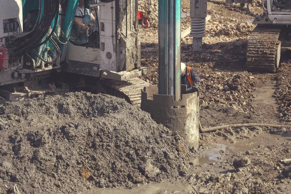 Drilling rig making deep foundation 2 — Stock Photo, Image