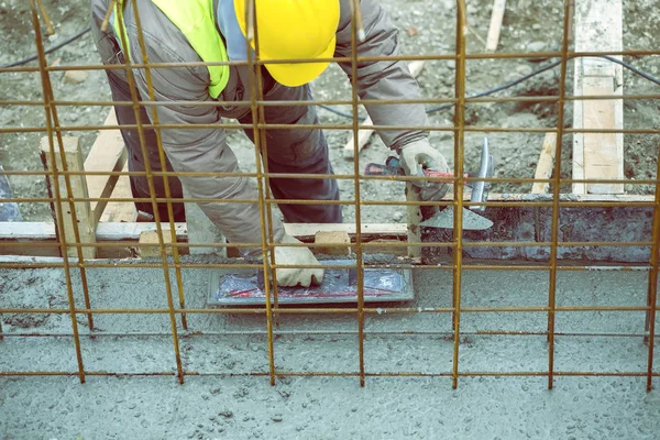 Leveling and smooth wet concrete 2 — Stock Photo, Image