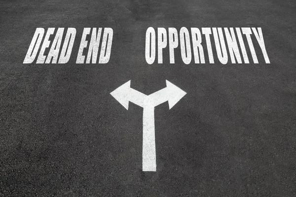 Dead end vs lehetőséget választás fogalma — Stock Fotó