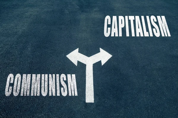 El comunismo vs capitalismo concepto de elección —  Fotos de Stock
