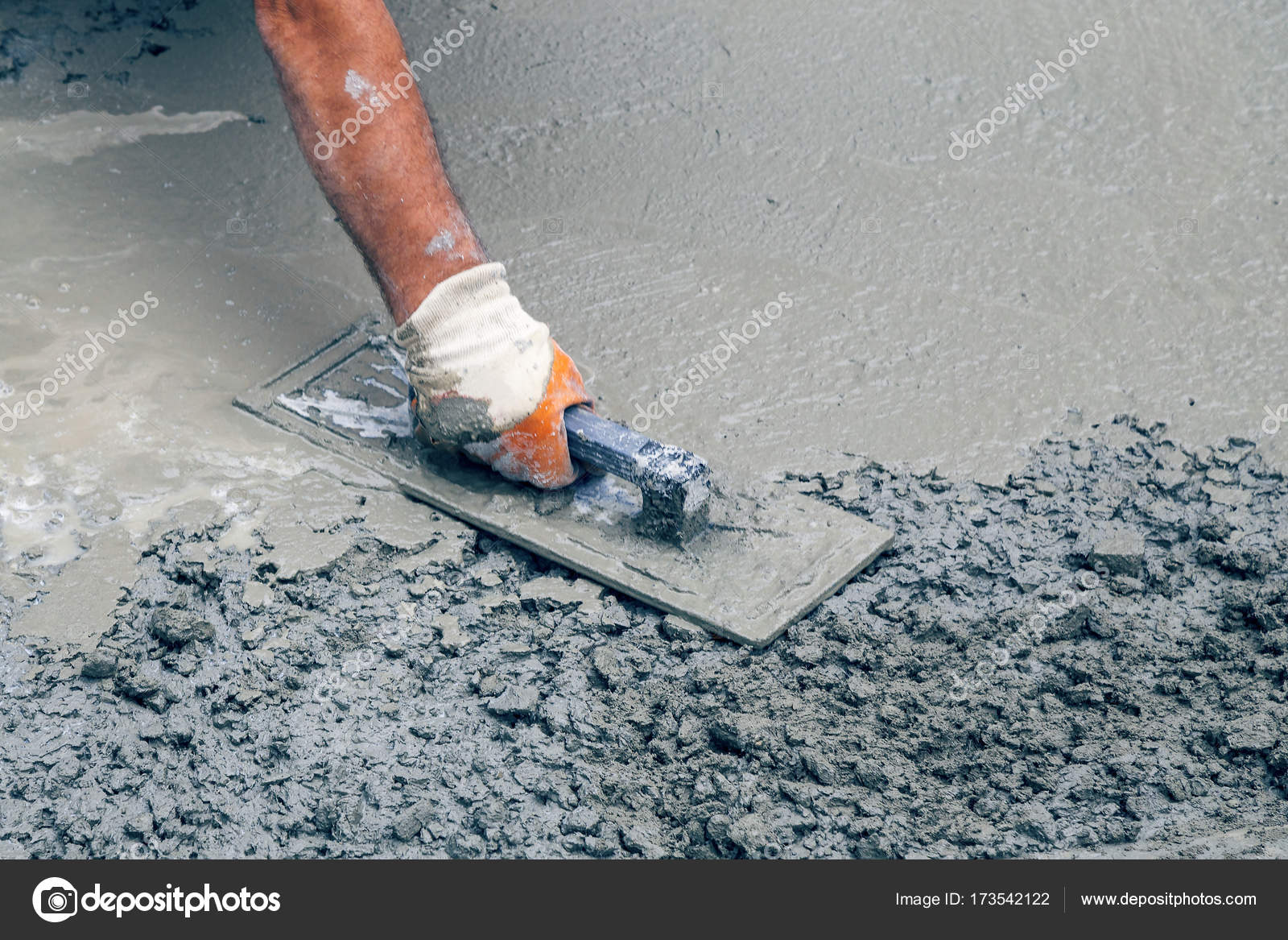 упрочнение цементно-песчаной стяжки пола. выравнивающая цементно-песчаная стяжка. цементно песчаная стяжка. наливной пол для выравнивания бетонного пола. выравнивающая цементно-песчаная стяжка.