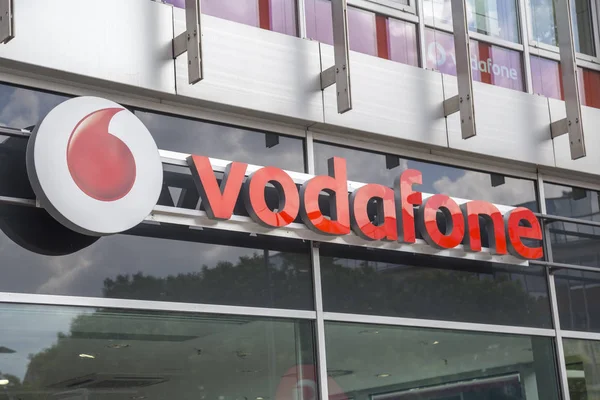 Vodafone sklep znak — Zdjęcie stockowe