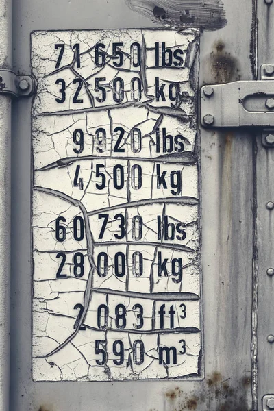 Segnaletica sulla porta di un vecchio container 2 — Foto Stock