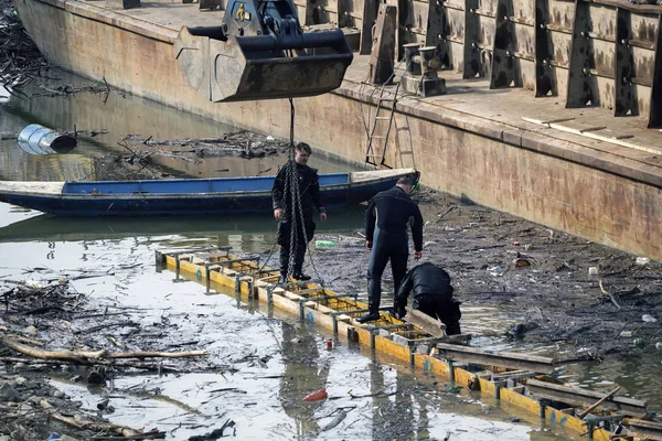 Belgrado Servië Februari 2017 Duikers Werken Aan Concrete Vorm Werken — Stockfoto