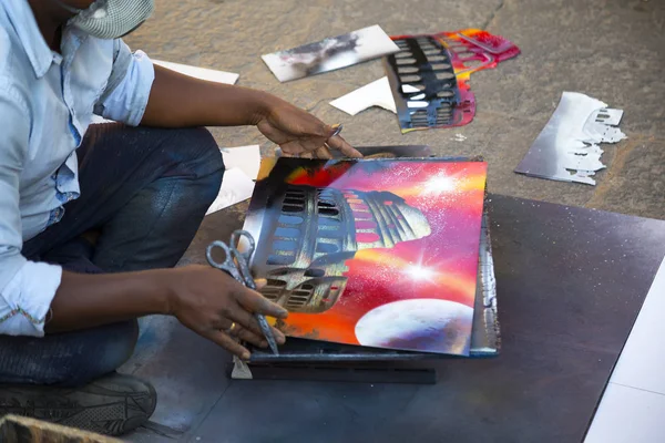 Artisti di strada con Colosseo immagine spruzzata — Foto Stock